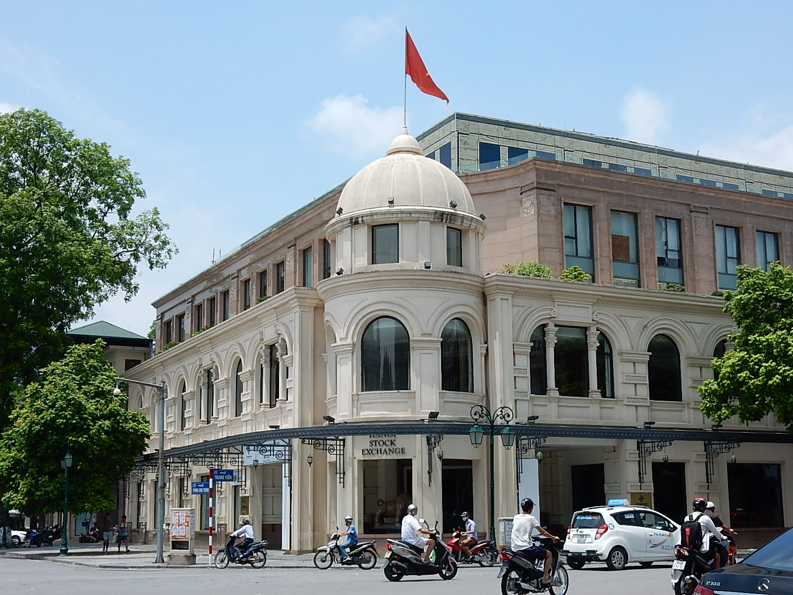 sở giao dịch chứng khoán 