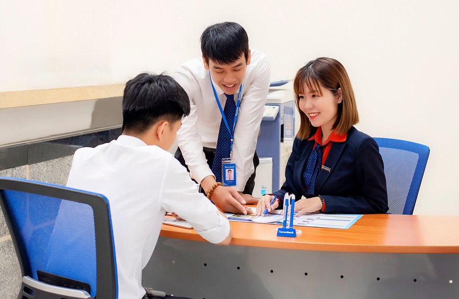 tính lãi suất trong giao dịch trung gian