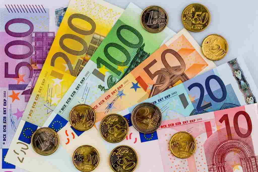 Rổ Tiền Tệ Và Trọng Lượng – Vì Sao Euro Đội Nặng, Yen Thở Dài