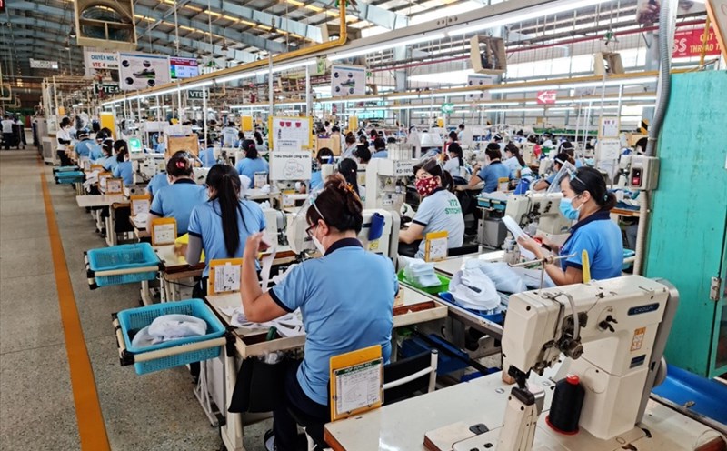 tạo công ăn việc làm