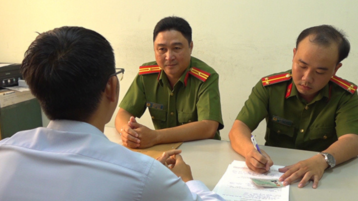 Báo cáo cơ quan chức năng