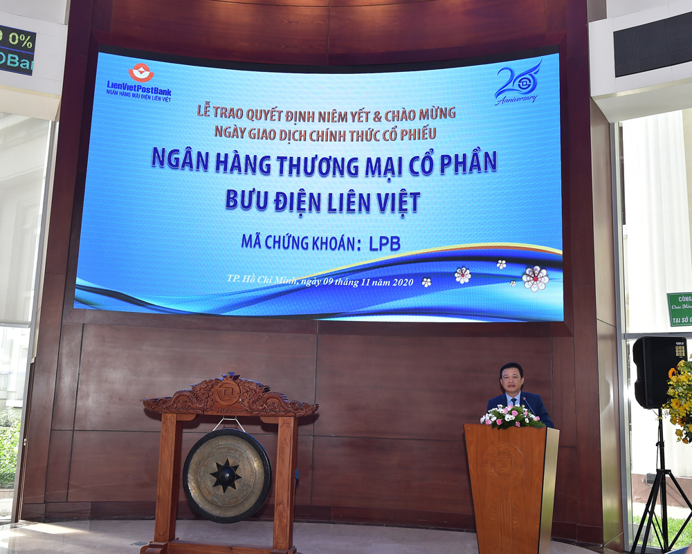 cột mốc tháng 11 năm 2020