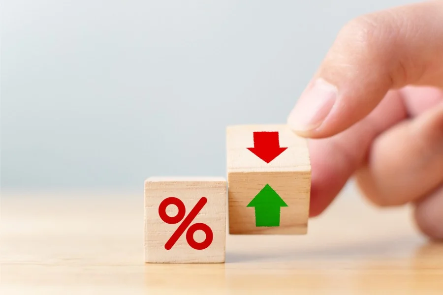 Lãi Suất Chính Sách Tăng Giảm