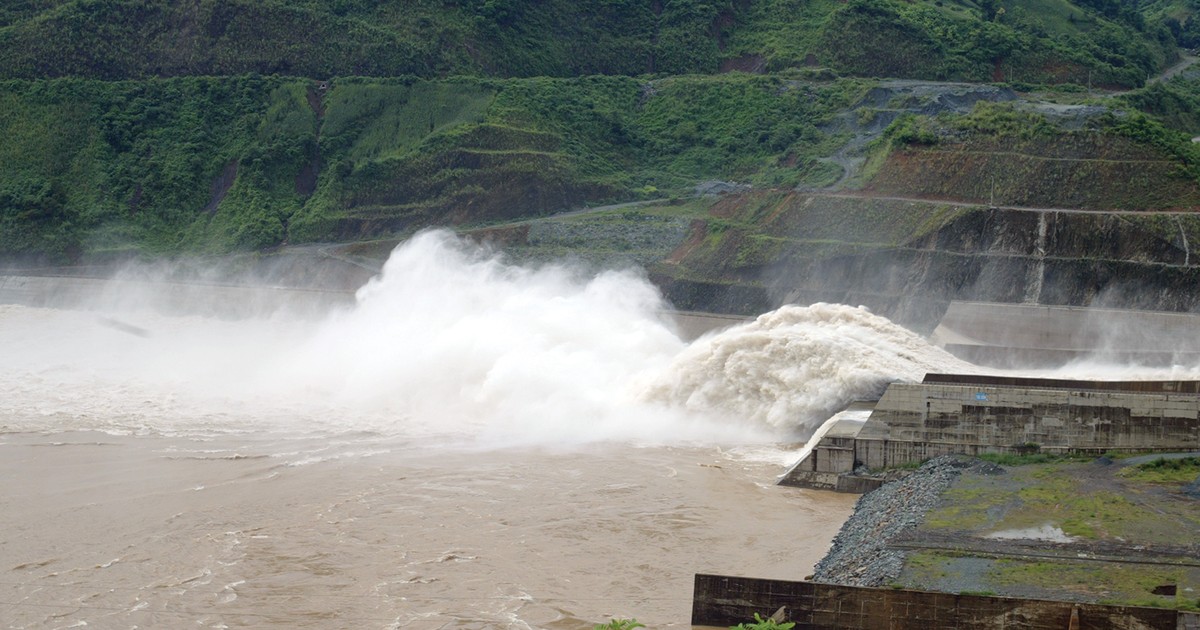 Cổ Phiếu IDC Là Gì? Toàn Cảnh, Định Giá & Cập Nhật KQKD 2025 Mới Nhất 3 Năng Lượng