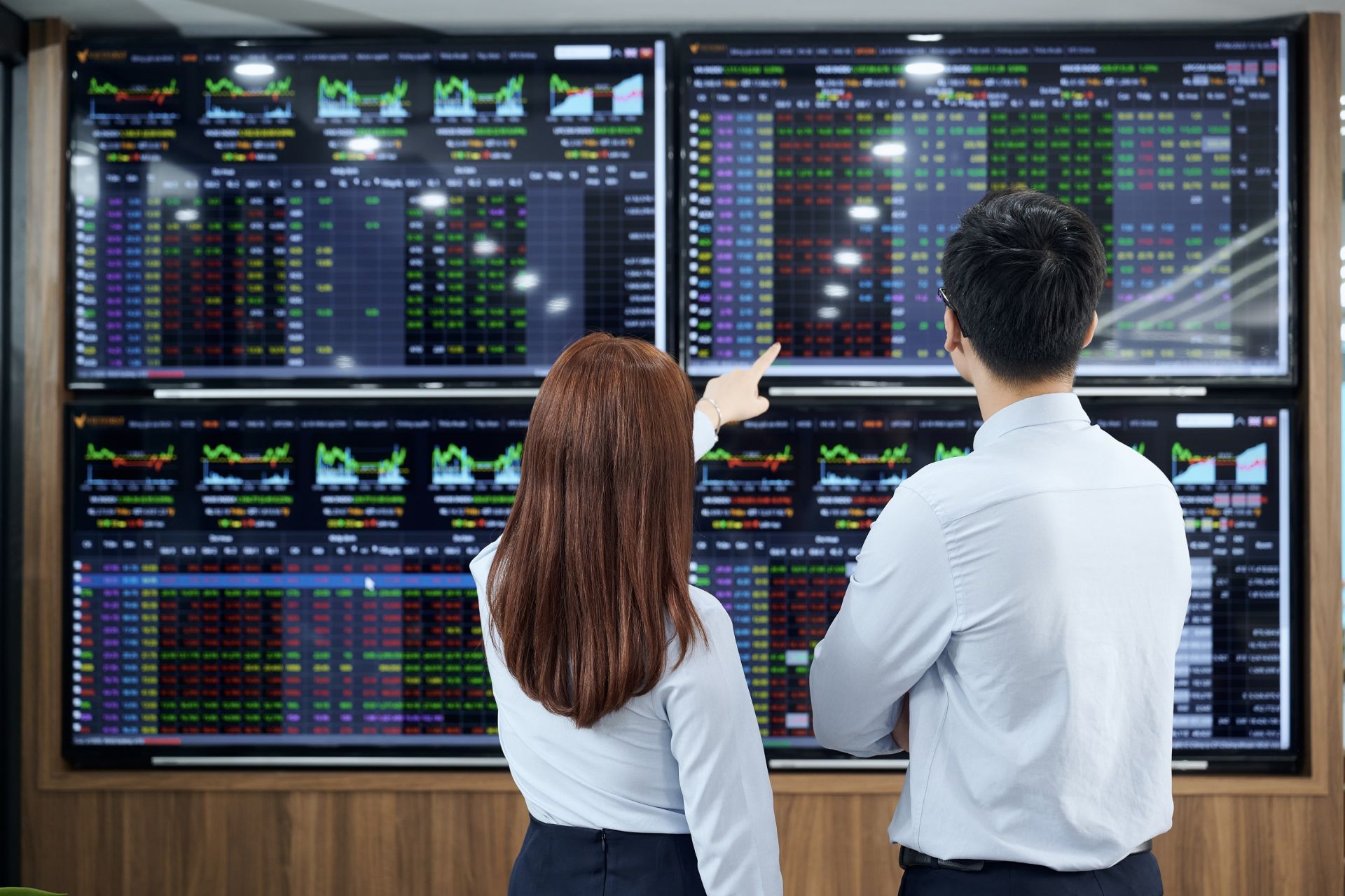 Cách theo dõi chứng khoán: Thông tin, Công cụ, Tiêu chí và Quy trình hiệu quả 1 Cách theo dõi chứng khoán