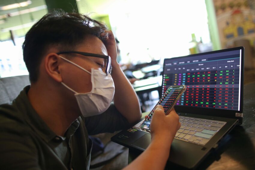 Vỡ nợ vì chứng khoán: Thông tin, Nguyên nhân, Hậu quả và Giải pháp 4 Chứng khoán trực tiếp