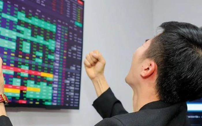 Có nên giữ cổ phiếu để nhận cổ tức