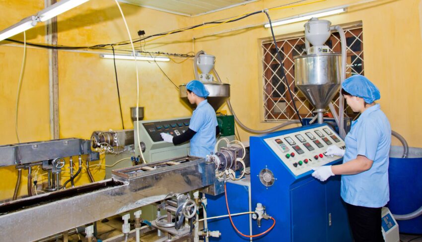 Cổ phiếu VNP: Thông tin doanh nghiệp, Phân tích kỹ thuật VSA và Chiến lược đầu tư 2026 5 nhua scaled e1773892864946