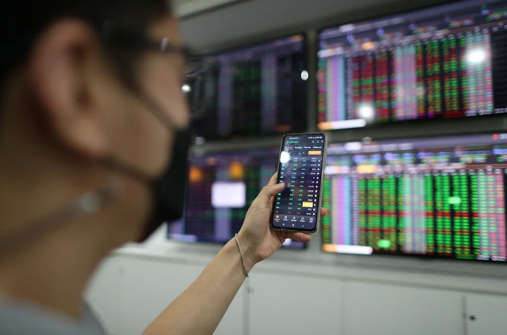 Nhận diện cổ phiếu rủi ro: Thông tin, Dấu hiệu, Hệ quả và Cách phòng tránh