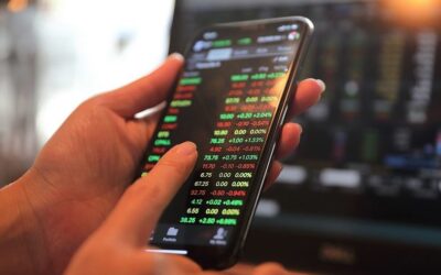 Cách giao dịch chứng khoán: Quy trình, Chiến lược, Công cụ và Lưu ý