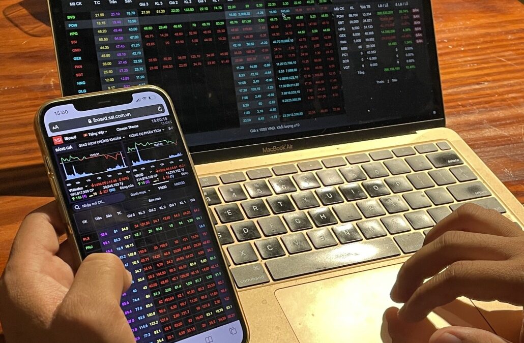 Thông tin chứng khoán: Khái niệm, Tầm quan trọng, Phân loại và Cách khai thác hiệu quả